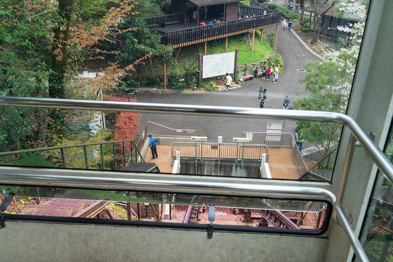 福岡市動植物園のスロープカーからの風景