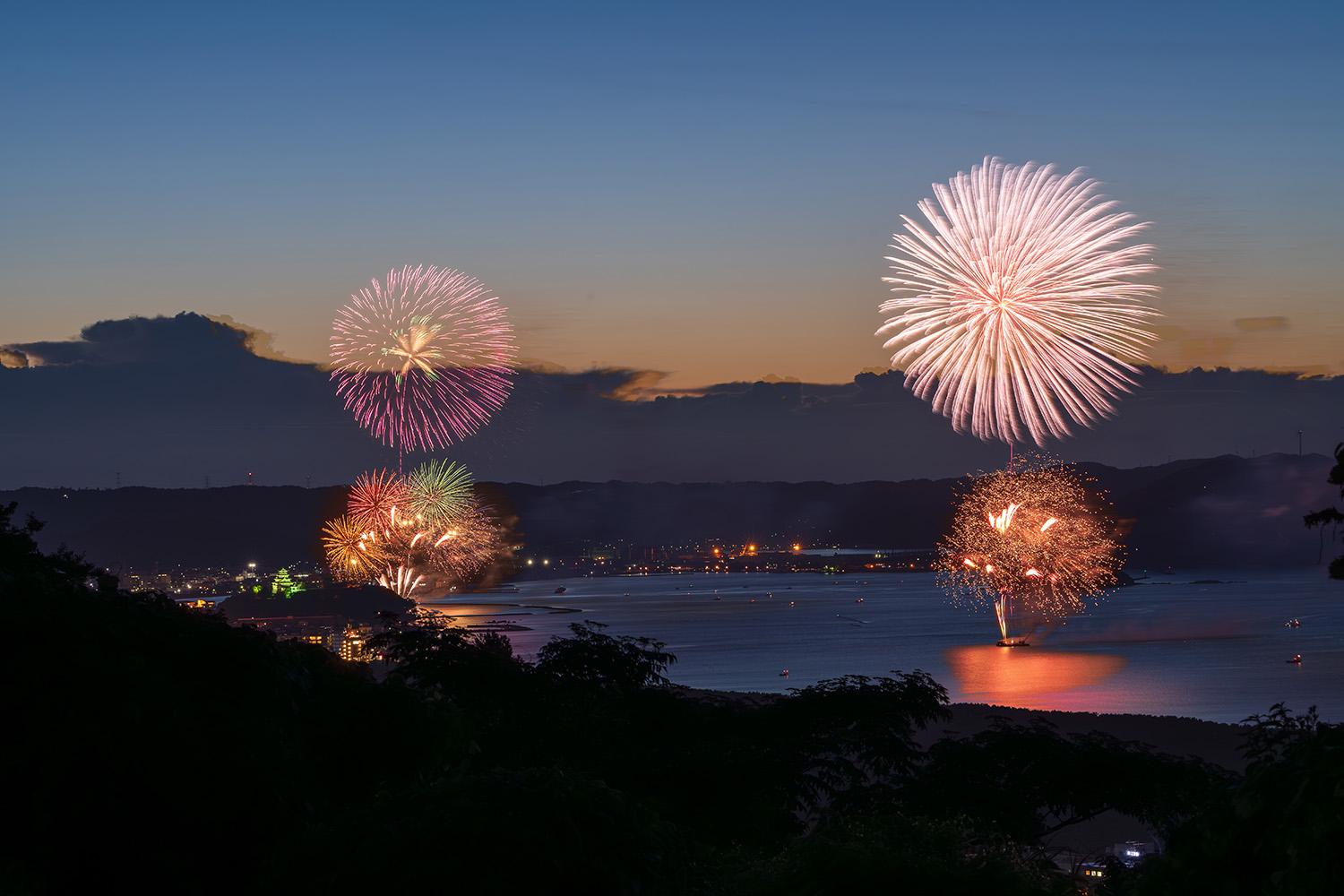 合成した花火の写真