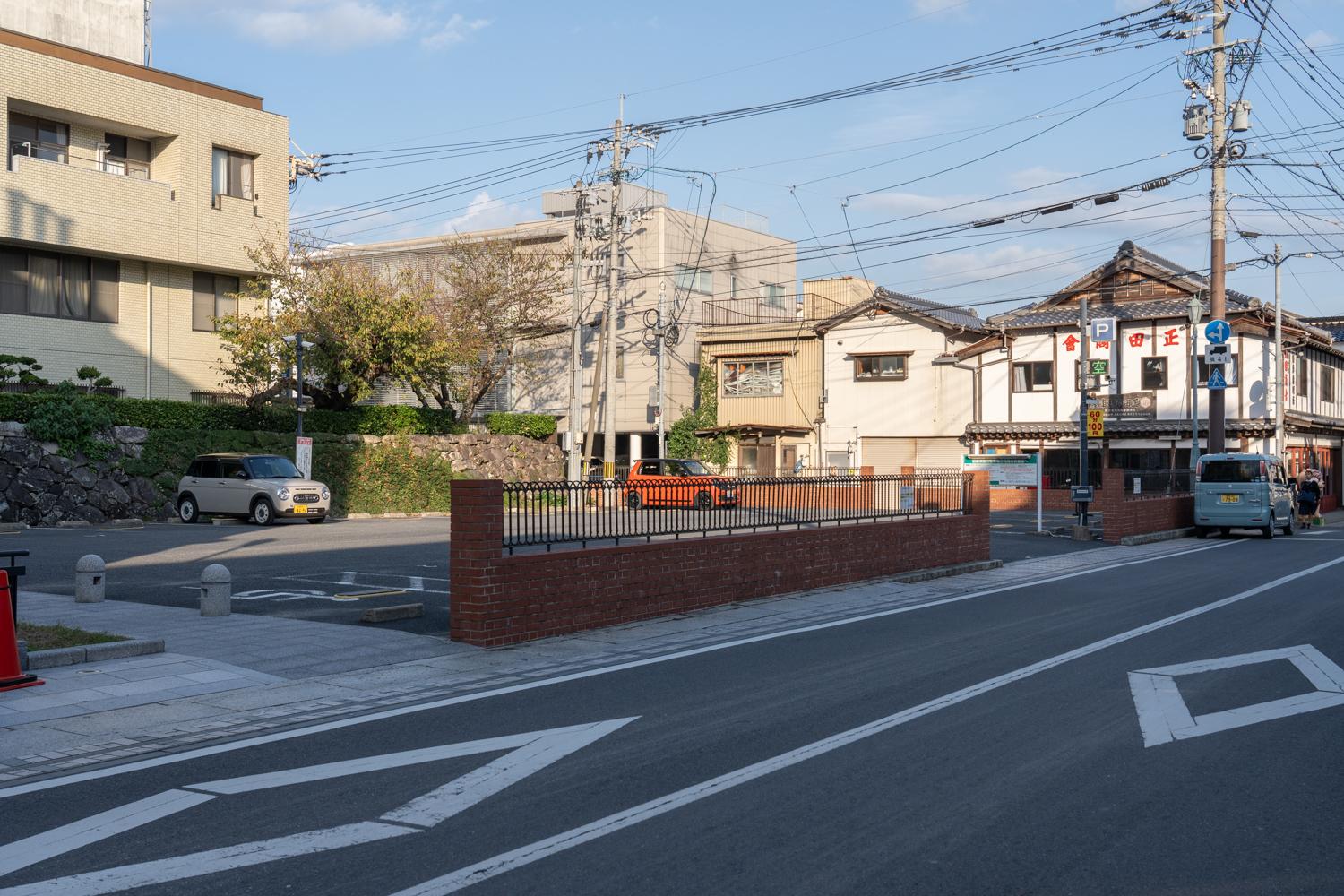 旧唐津銀行駐車場