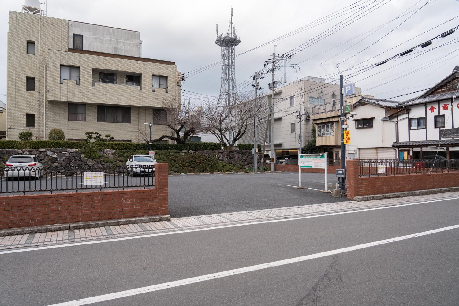 旧唐津銀行本店 有料駐車場