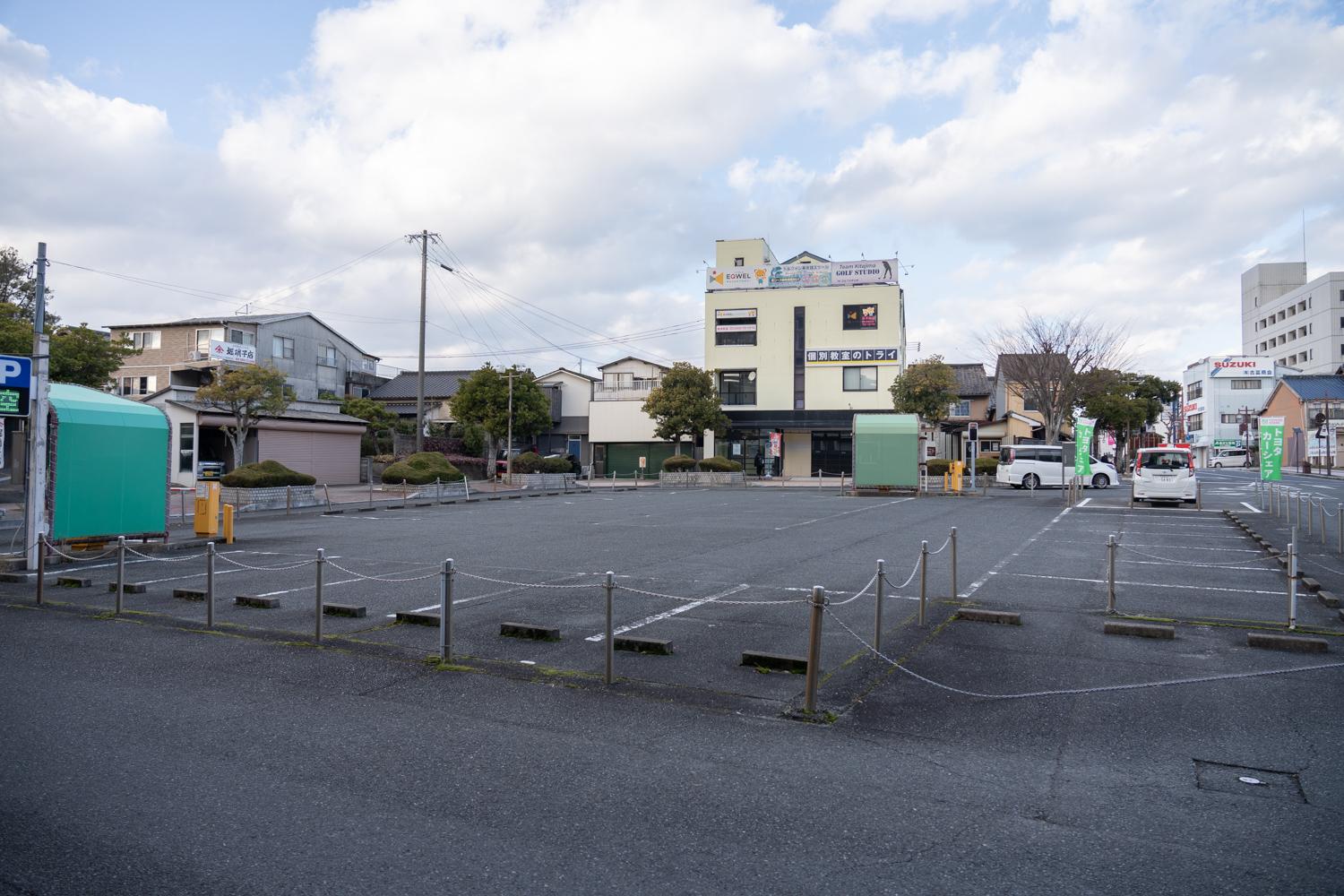 唐津駅北口自動車整理場